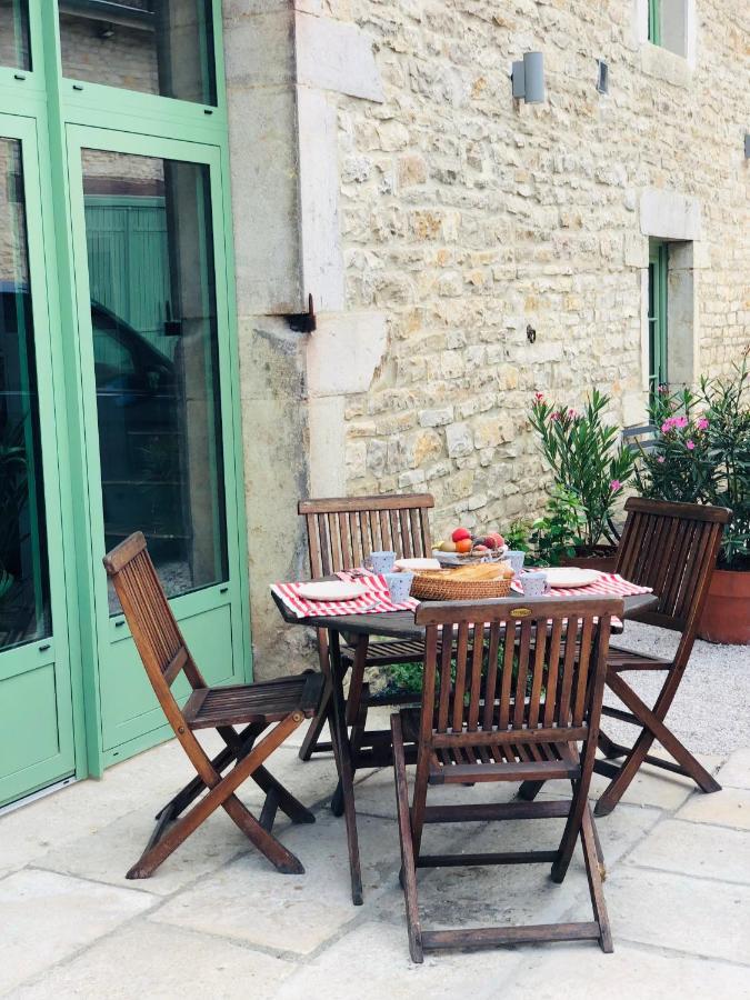Le Gite De Tassigny Meursault Exteriör bild