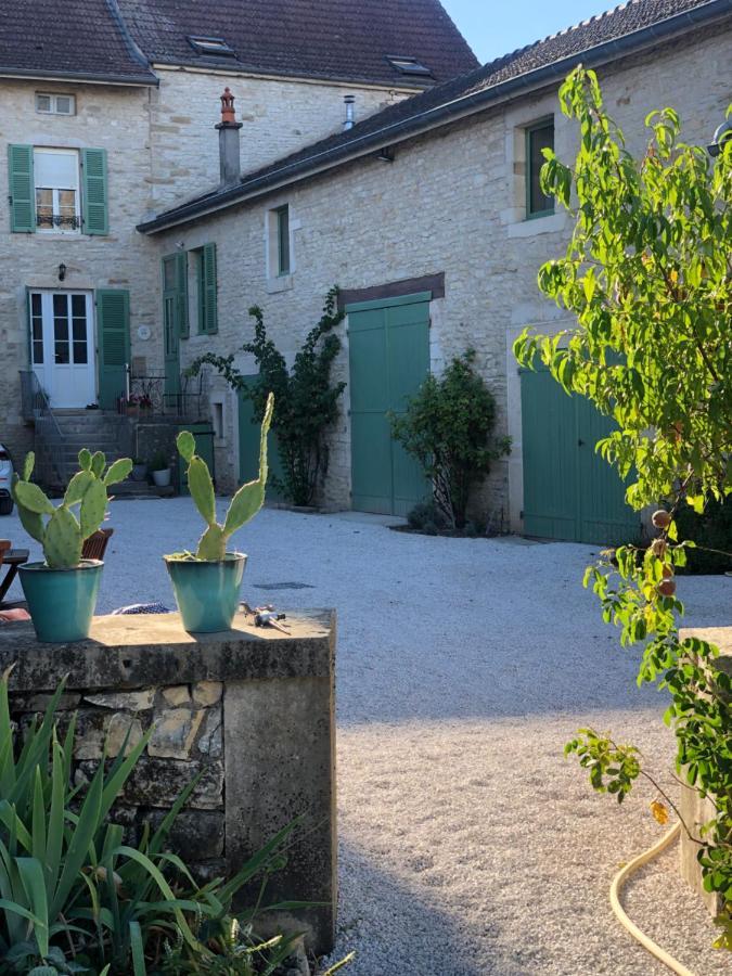 Le Gite De Tassigny Meursault Exteriör bild