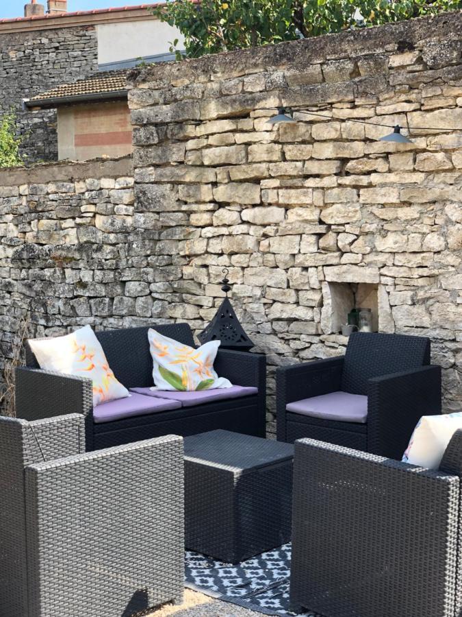 Le Gite De Tassigny Meursault Exteriör bild